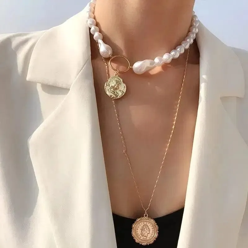 🌟 Retro Gold Multi-layer Women's Necklace: A Vintage Must-Have 🌟