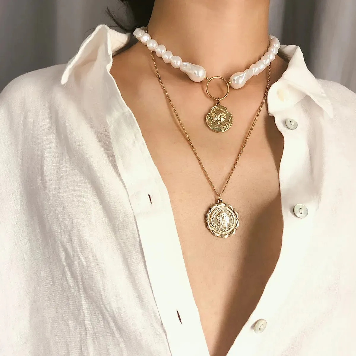 🌟 Retro Gold Multi-layer Women's Necklace: A Vintage Must-Have 🌟