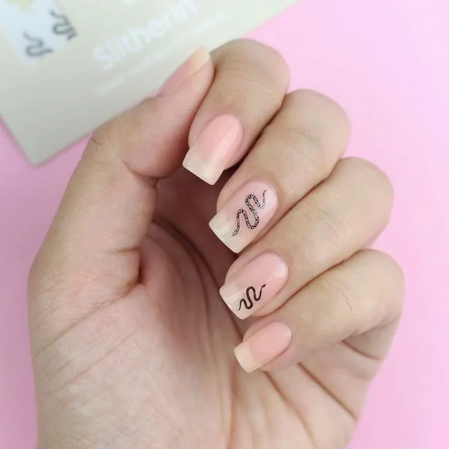 ella mila -  Nail Art Decal - Slitherin - Snake