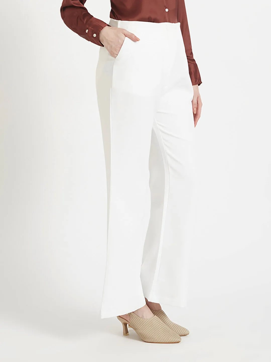 Women'S Luxury Banana Crepe Off White Flared Trouser Slash Pocket